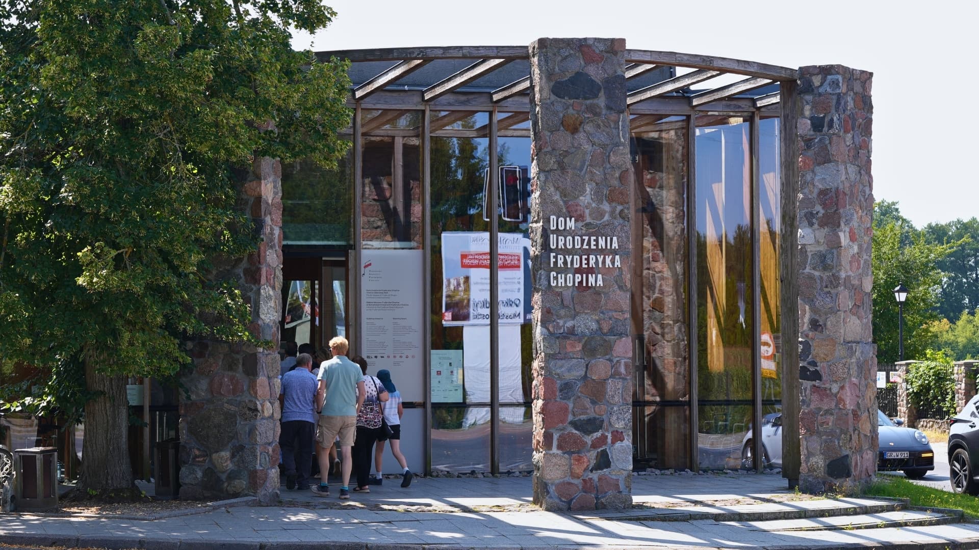 Żelazowa Wola – odkryj dom Chopina i park, w którym muzyka unosi się w powietrzu